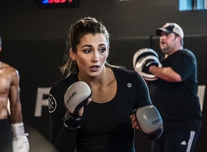 Nezvyčajný manželský pár: bojovali v jeden večer UFC